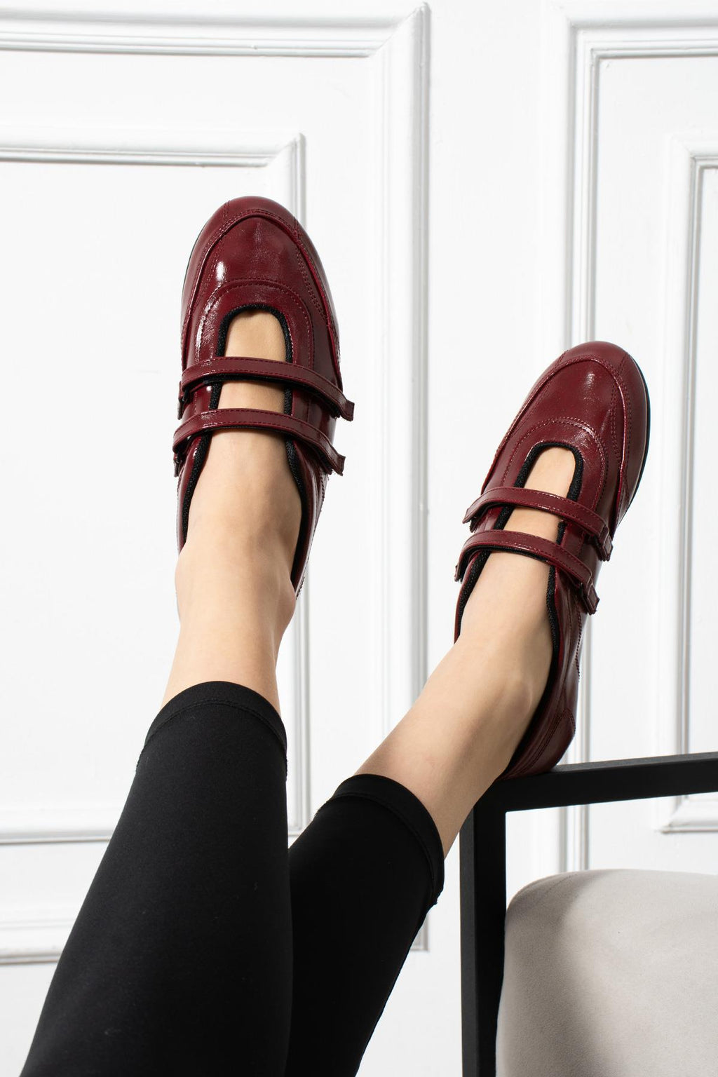 Despina Shoes Elvis Bordo Suni Deri Kadın Babet – model üzerinde görünüm 5