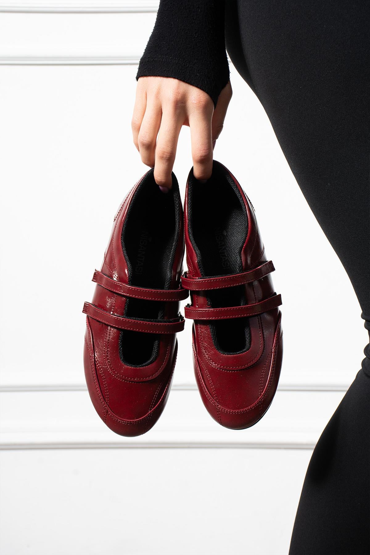Despina Shoes Elvis Bordo Suni Deri Kadın Babet – model üzerinde görünüm 4