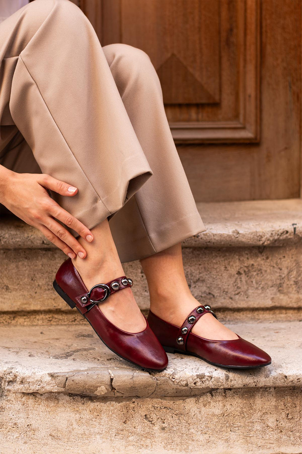 Despina Shoes Lile Bordo Suni Deri Kadın Babet – model üzerinde görünüm 3