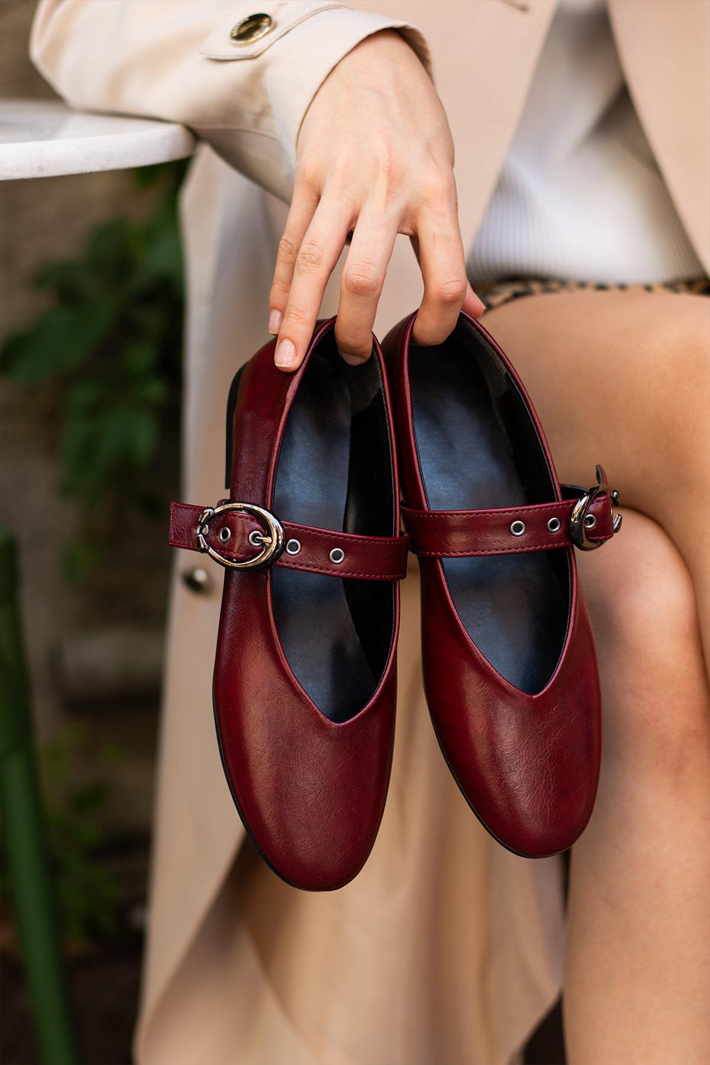Despina Shoes Mary Bordo Suni Materyal Kadın Babet – model üzerinde görünüm 2