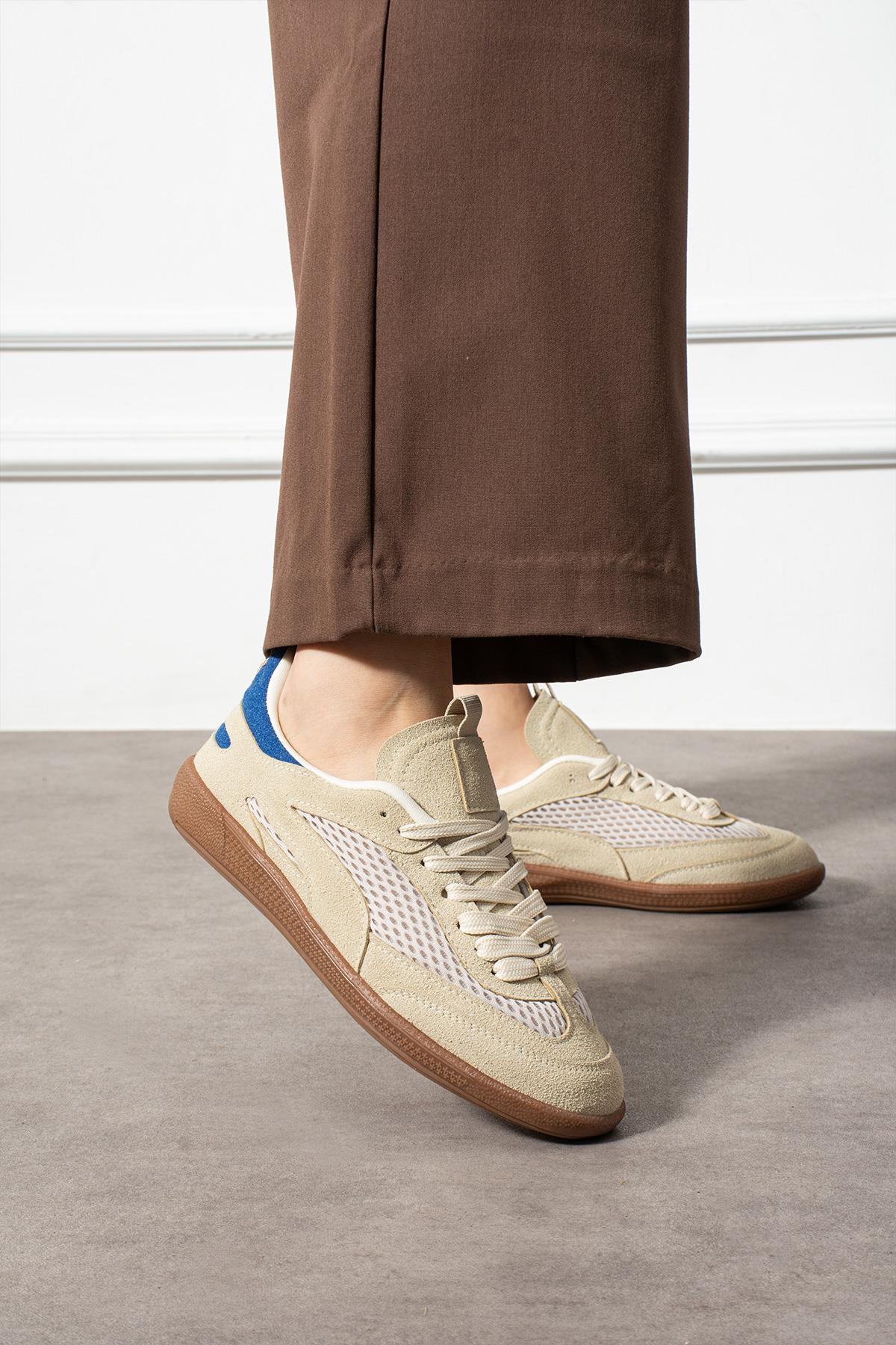 Despina Shoes Lunera Bej Süet Dokulu Kadın Sneaker – model üzerinde görünüm 4