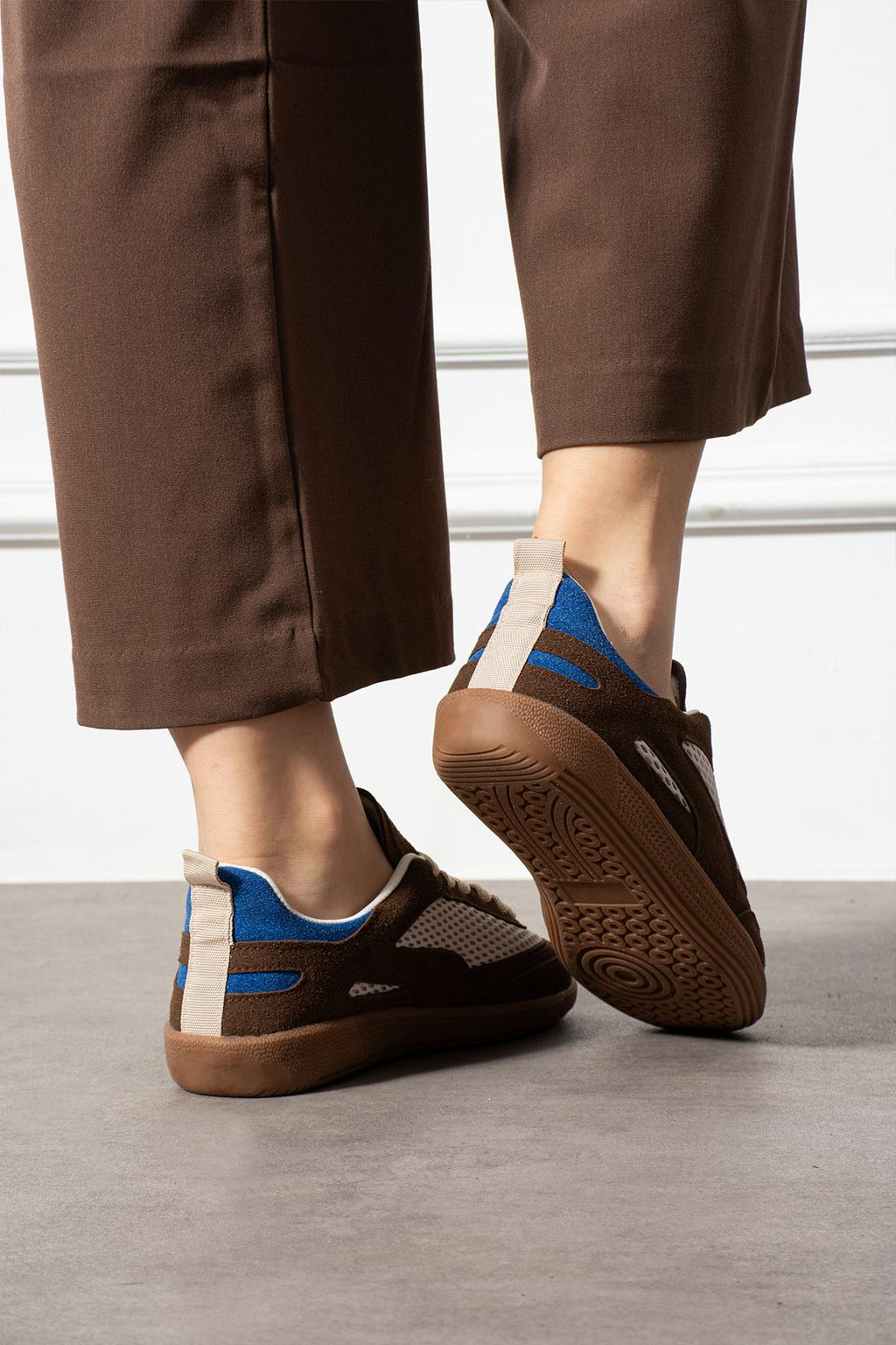 Despina Shoes Lunera Taba Süet Dokulu Kadın Sneaker – model üzerinde görünüm 5