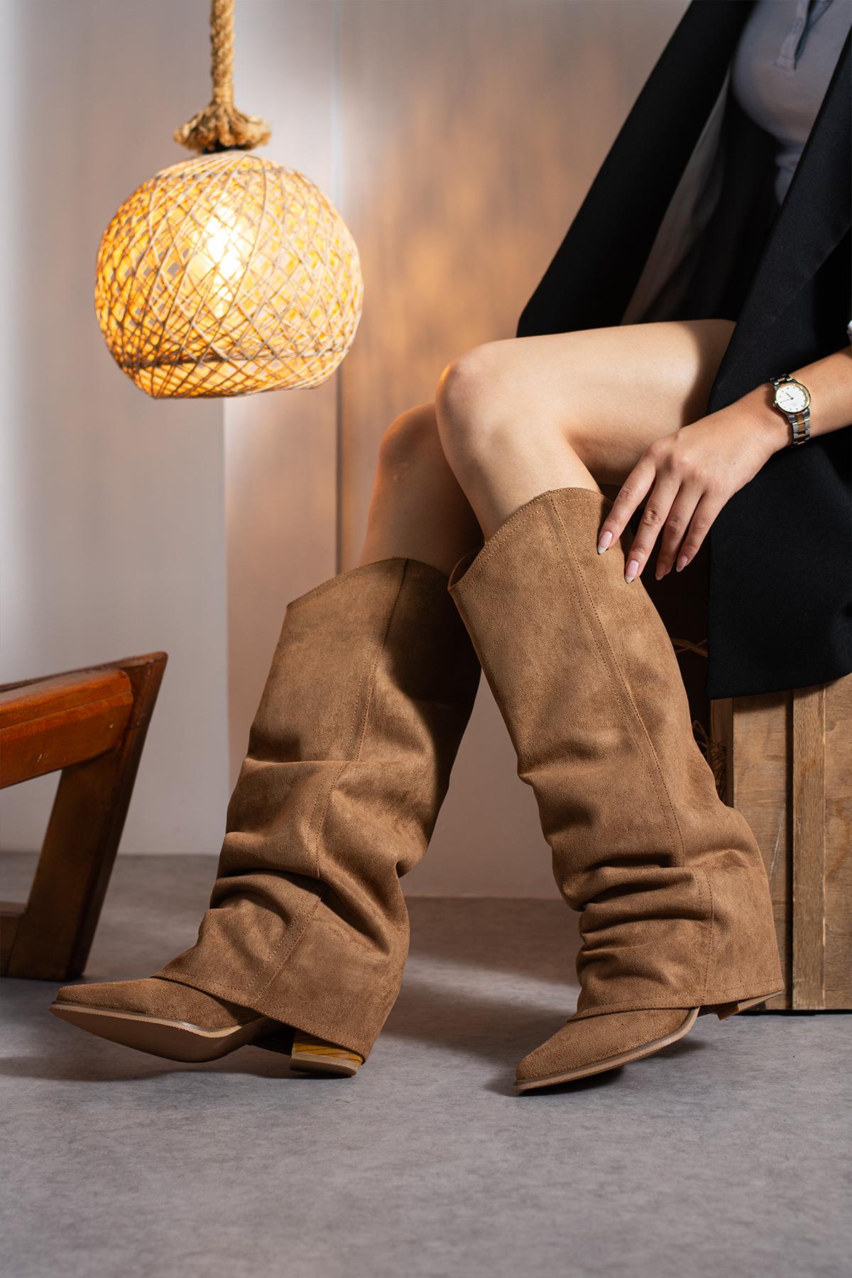 Despina Shoes Emily Nova Taba Süet Dokulu Kadın Çizme – model üzerinde görünüm 4