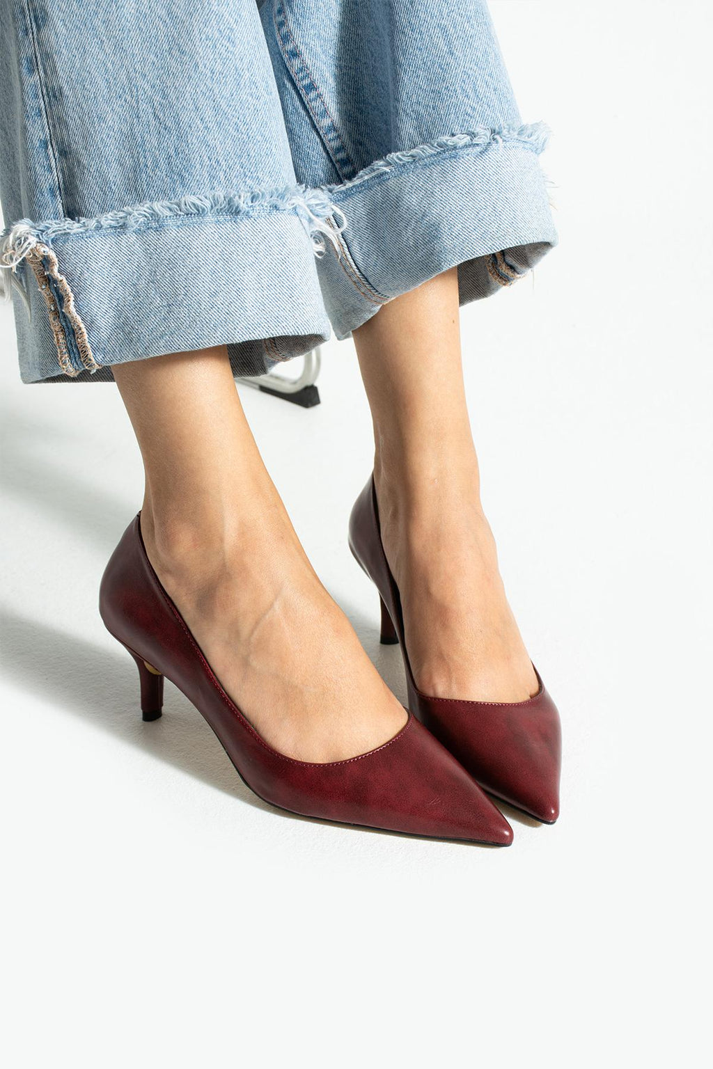 Despina Shoes Clara Bordo Suni Deri Kadın Topuklu Ayakkabı – model üzerinde görünüm 3