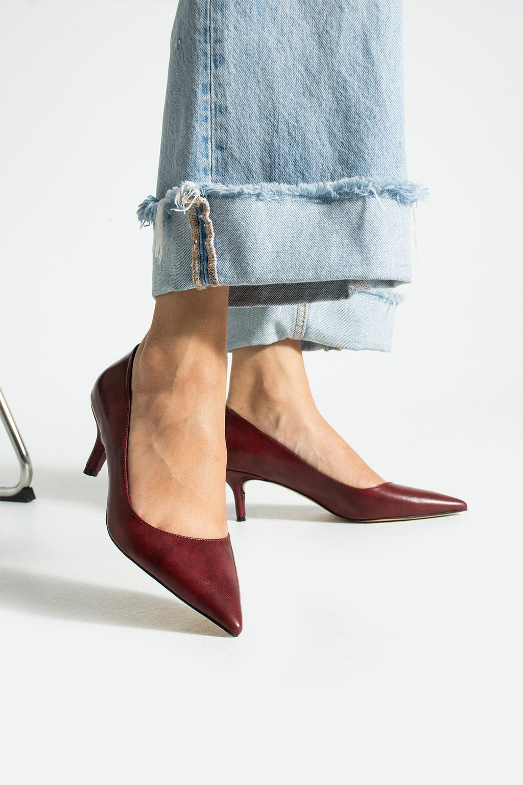 Despina Shoes Clara Bordo Suni Deri Kadın Topuklu Ayakkabı – model üzerinde görünüm 2