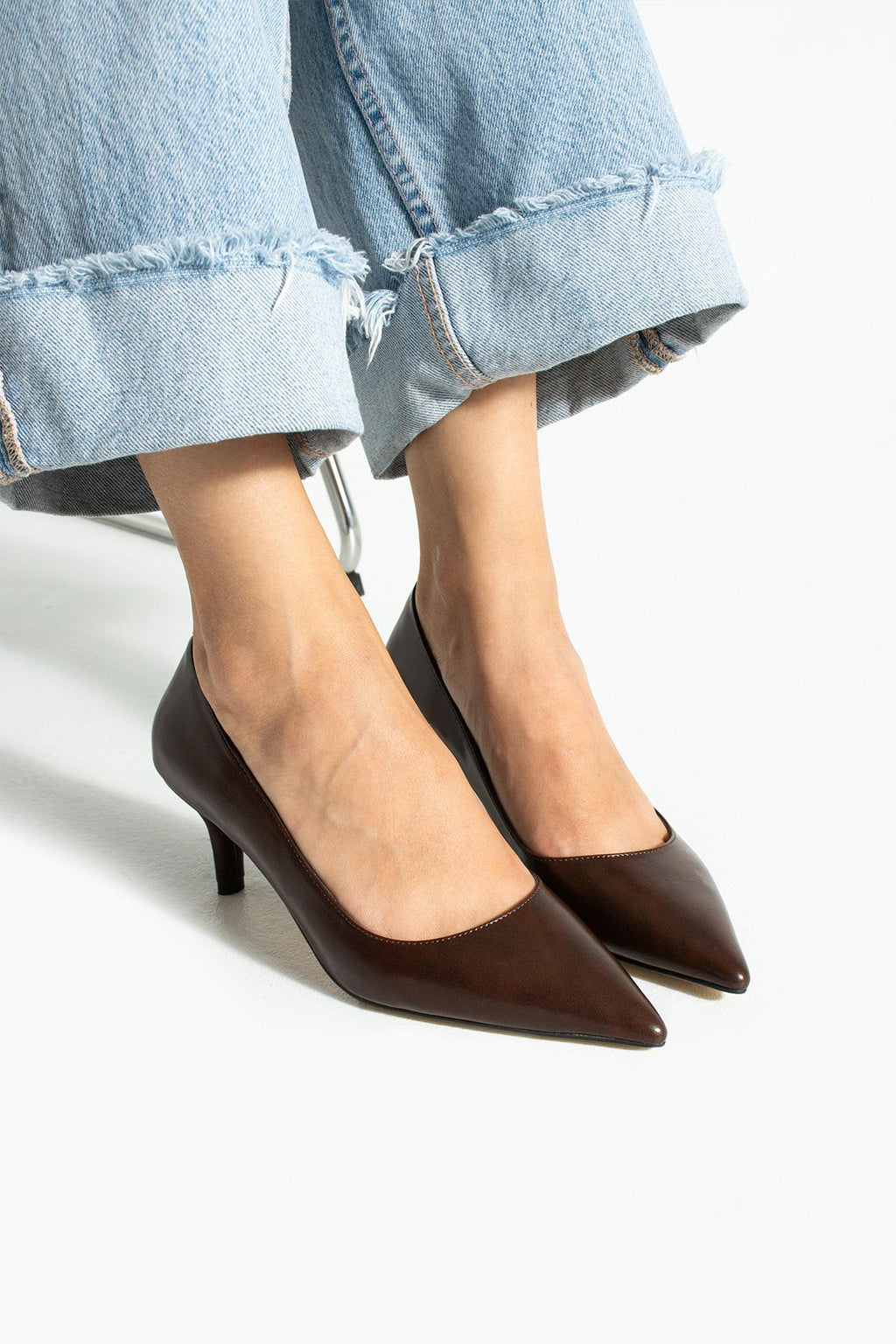 Despina Shoes Clara Kahverengi Suni Deri Kadın Topuklu Ayakkabı – model üzerinde görünüm 4
