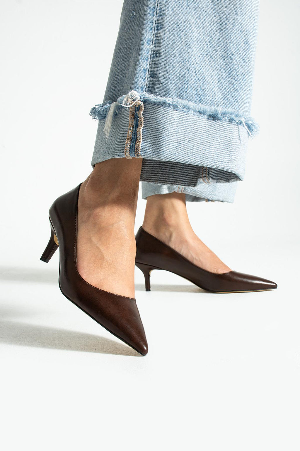 Despina Shoes Clara Kahverengi Suni Deri Kadın Topuklu Ayakkabı – model üzerinde görünüm 1