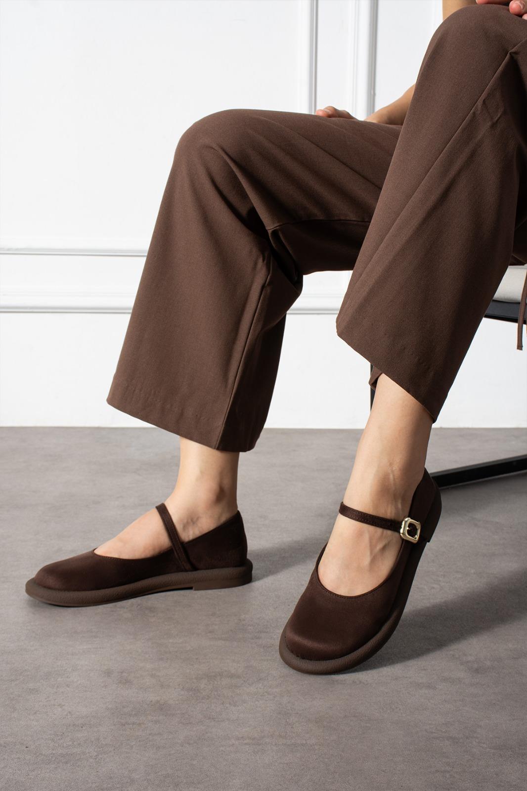 Despina Shoes Bety Kahverengi Süet Dokulu Kadın Loafer – model üzerinde görünüm 6