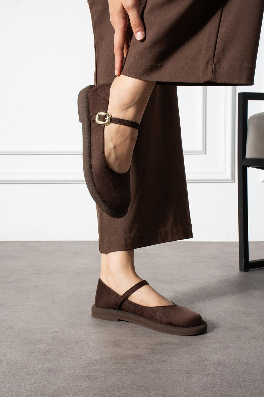 Despina Shoes Bety Kahverengi Süet Dokulu Kadın Loafer – model üzerinde görünüm 2