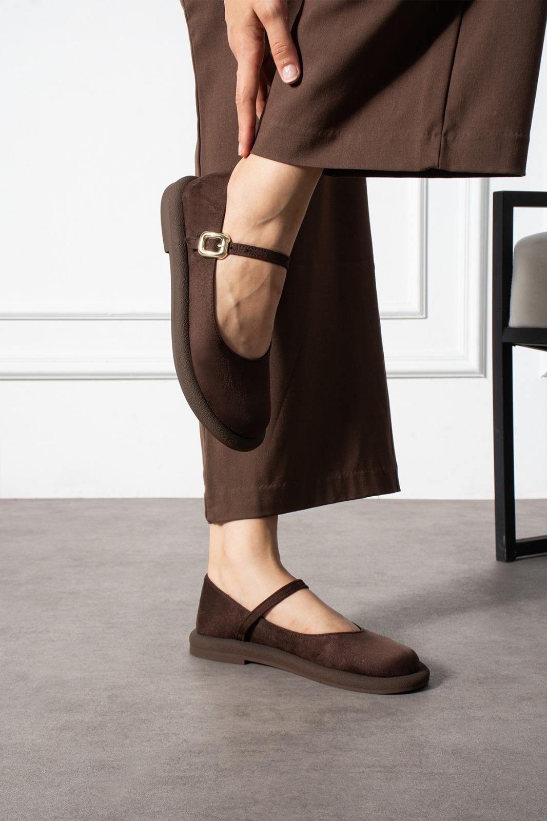 Despina Shoes Bety Kahverengi Süet Dokulu Kadın Loafer – model üzerinde görünüm 2