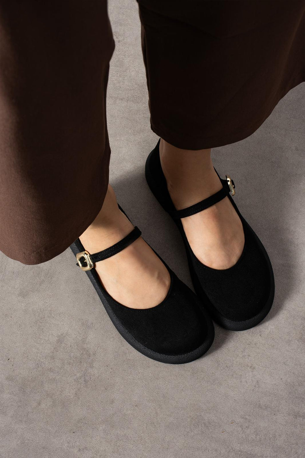 Despina Shoes Bety Siyah Süet Dokulu Kadın Loafer – model üzerinde görünüm 2