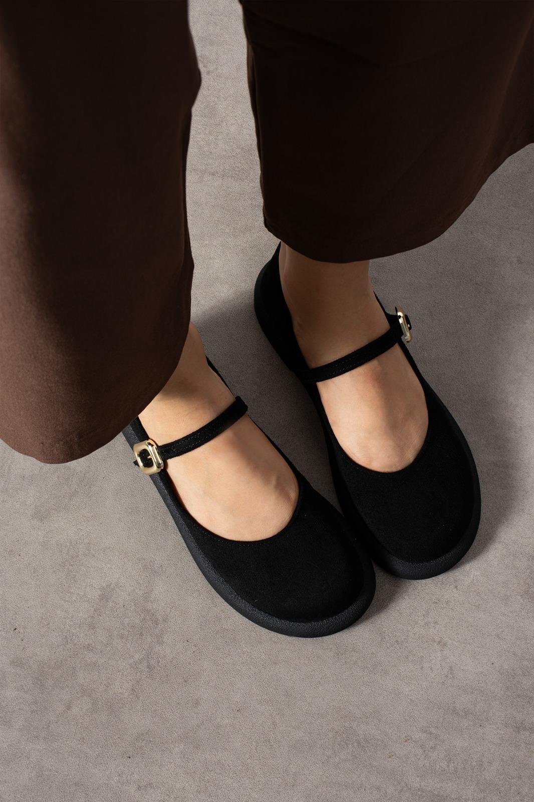 Despina Shoes Bety Siyah Süet Dokulu Kadın Loafer – model üzerinde görünüm 2