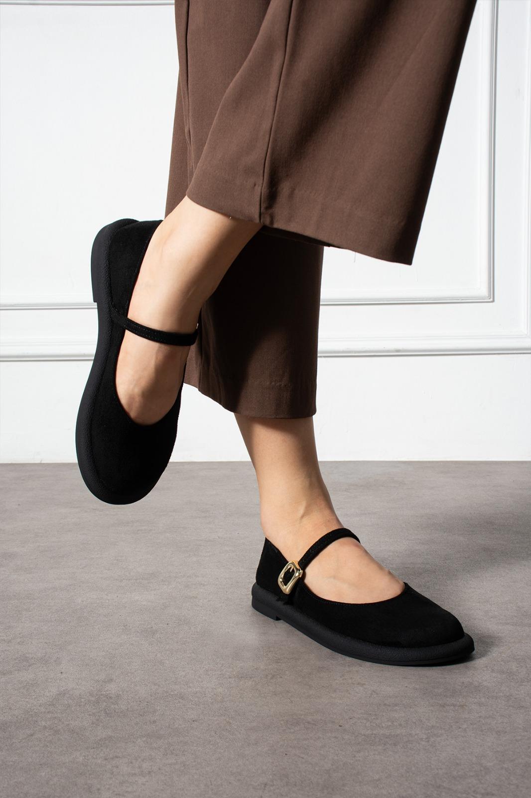 Despina Shoes Bety Siyah Süet Dokulu Kadın Loafer – model üzerinde görünüm 3