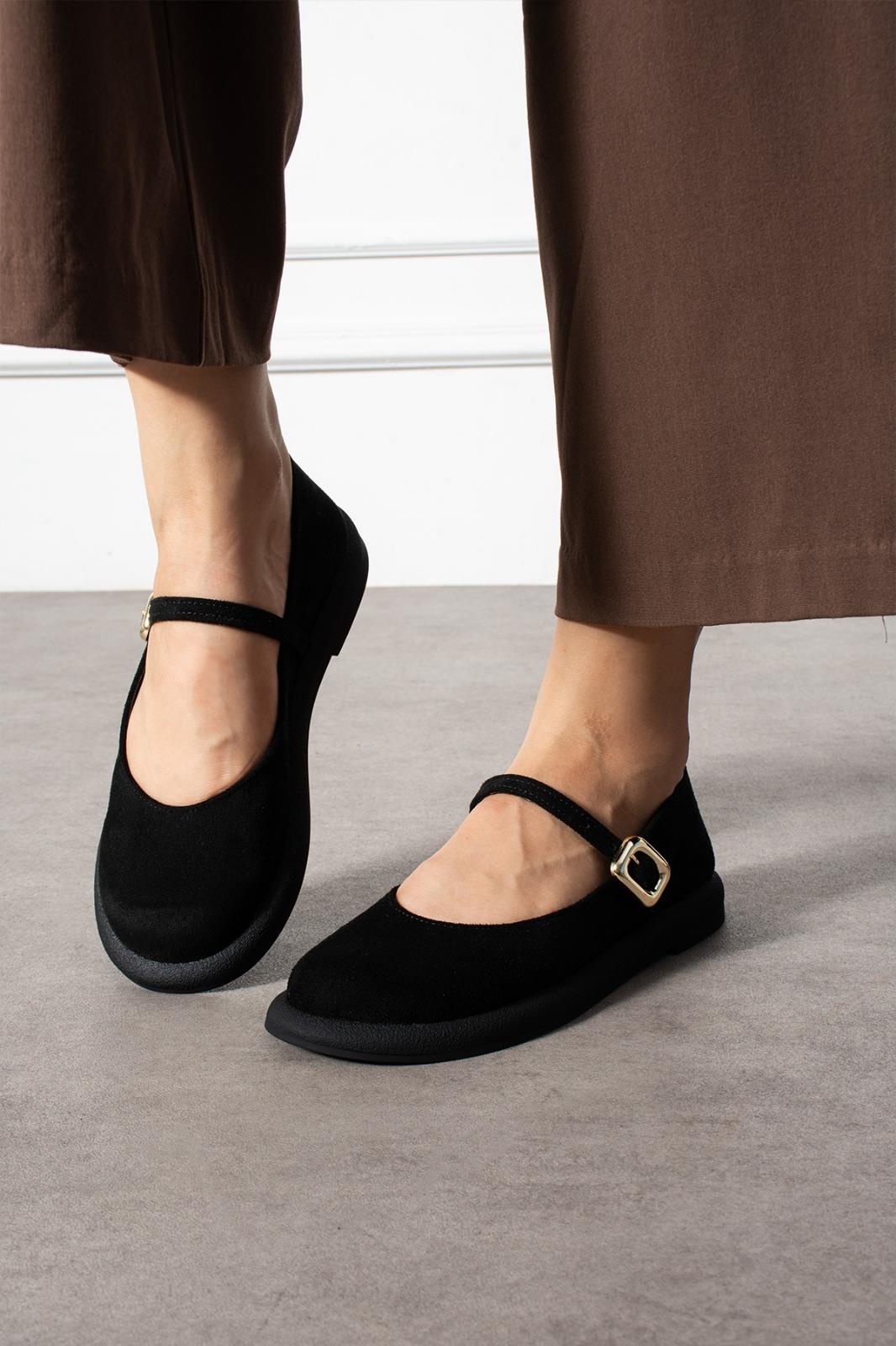 Despina Shoes Bety Siyah Süet Dokulu Kadın Loafer – model üzerinde görünüm 4