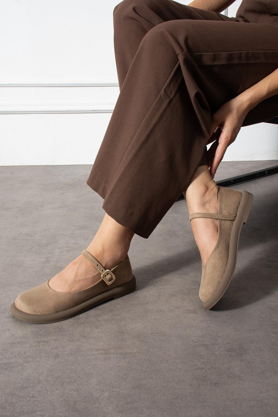 Despina Shoes Bety Vizon Süet Dokulu Kadın Loafer – model üzerinde görünüm 4
