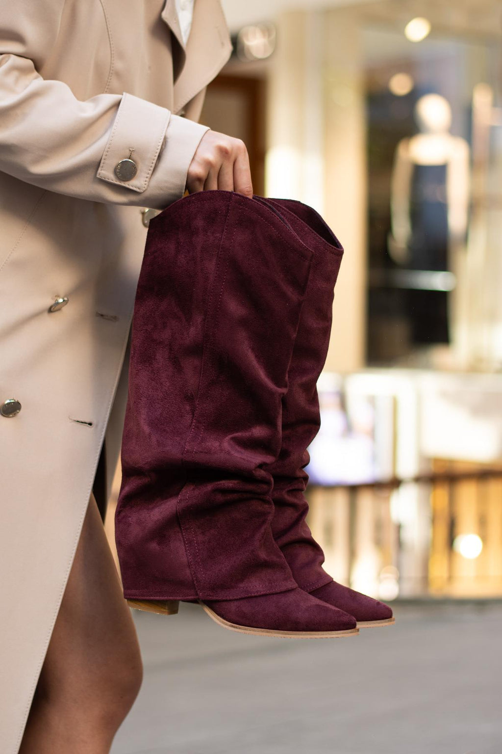 Despina Shoes Emily Nova Bordo Süet Dokulu Kadın Çizme – model üzerinde görünüm 3
