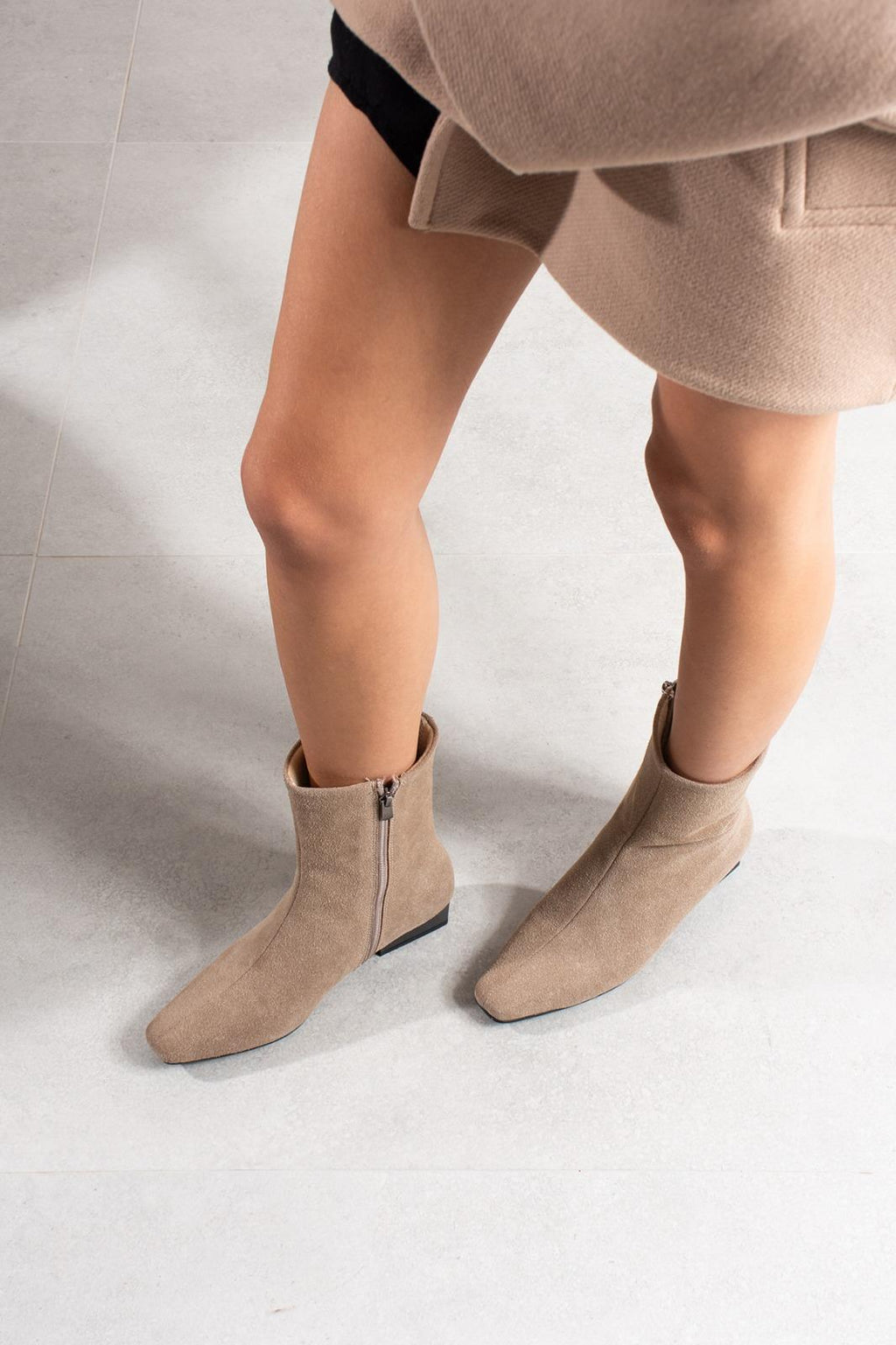 Despina Shoes Carla Vizon Süet Dokulu Kadın Bot – model üzerinde görünüm 3