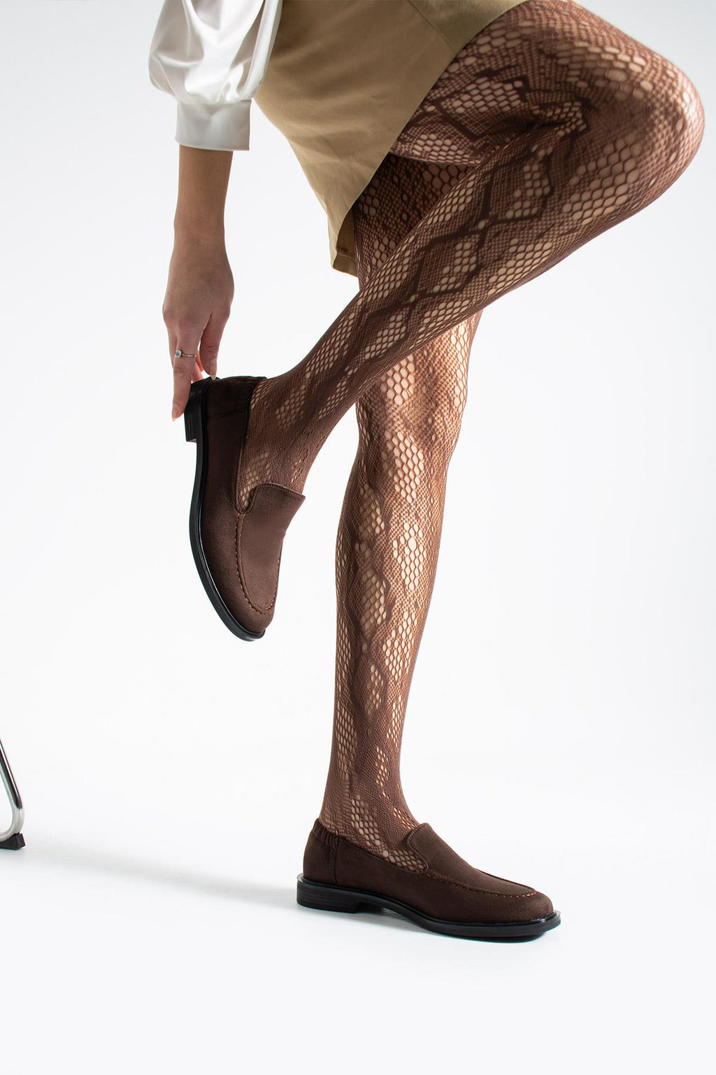Despina Shoes Abel Kahverengi Süet Dokulu Kadın Loafer – model üzerinde görünüm 4