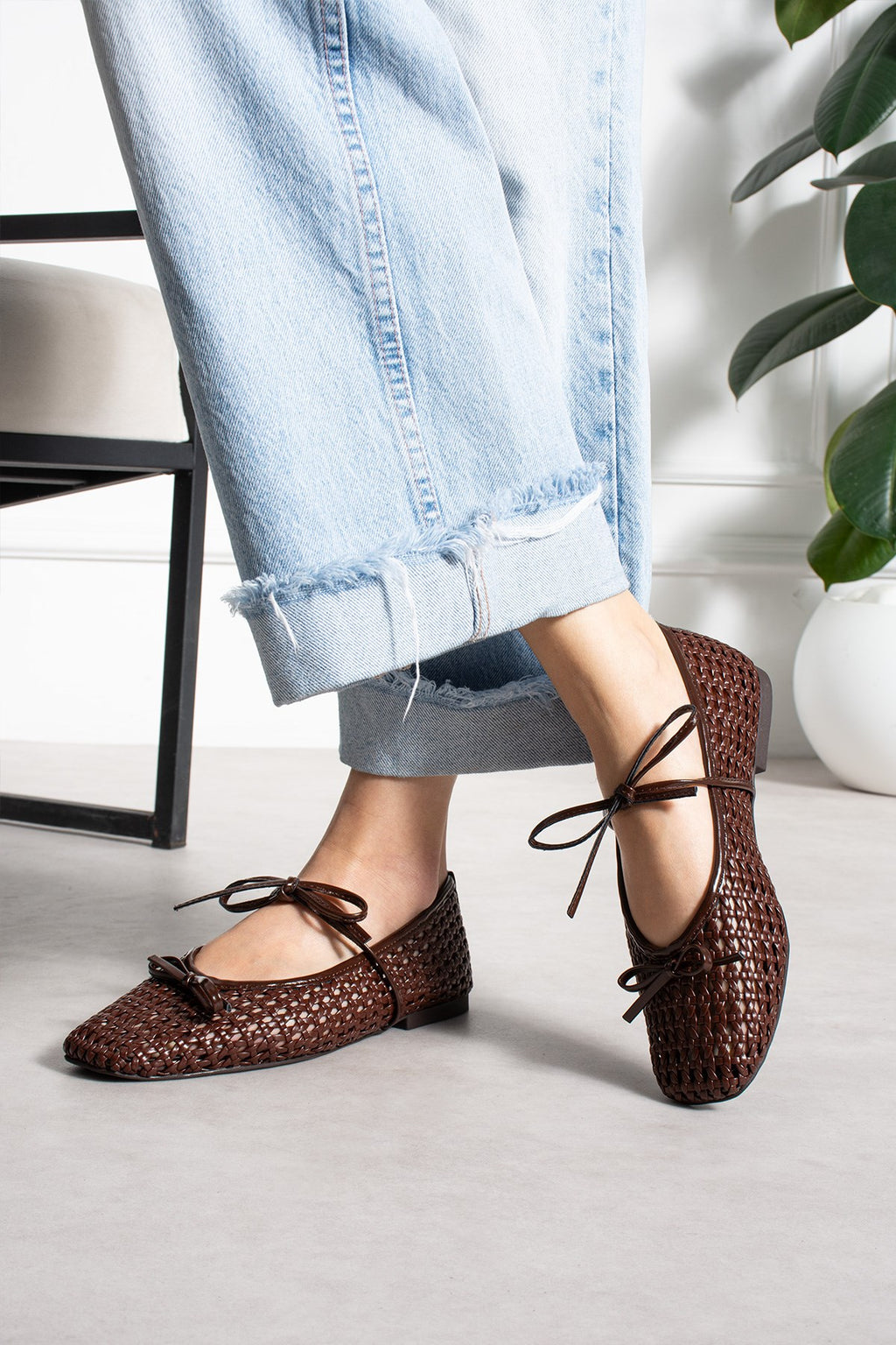 Despina Shoes Marta Kahverengi Suni Deri Kadın Babet – model üzerinde görünüm 4