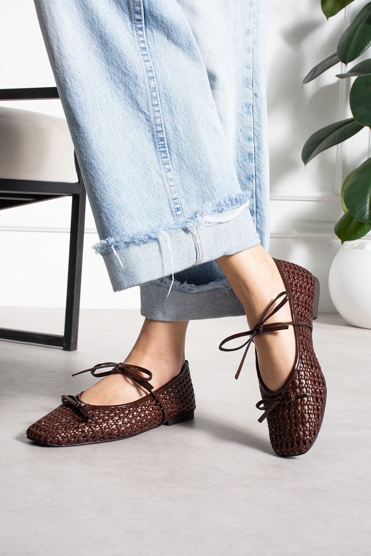 Despina Shoes Marta Kahverengi Suni Deri Kadın Babet – model üzerinde görünüm 4