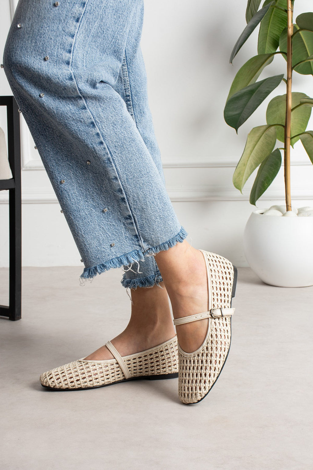 Despina Shoes Madsen Bej Suni Deri Kadın Babet – model üzerinde görünüm 5