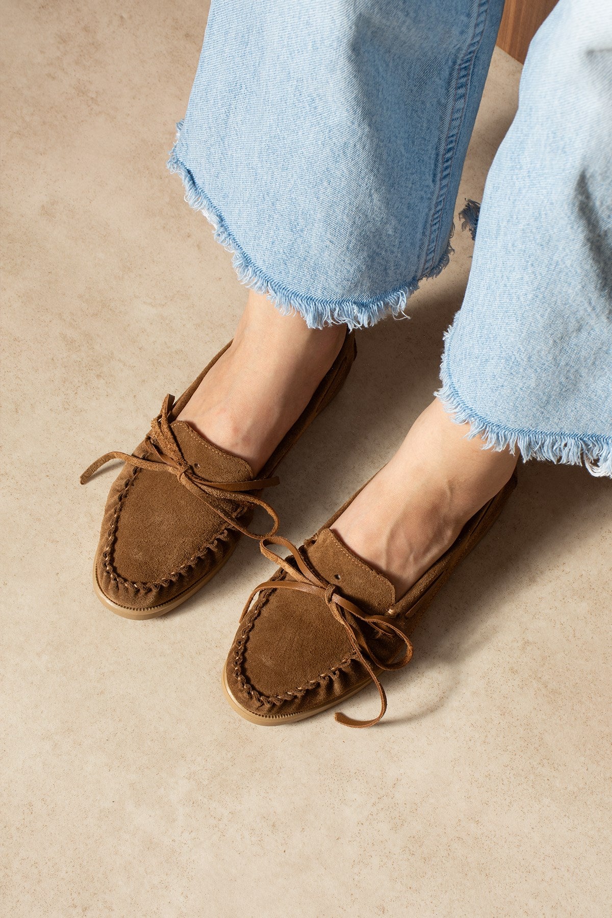 Despina Shoes Amalfi Taba Hakiki Deri Kadın Loafer – model üzerinde görünüm 3
