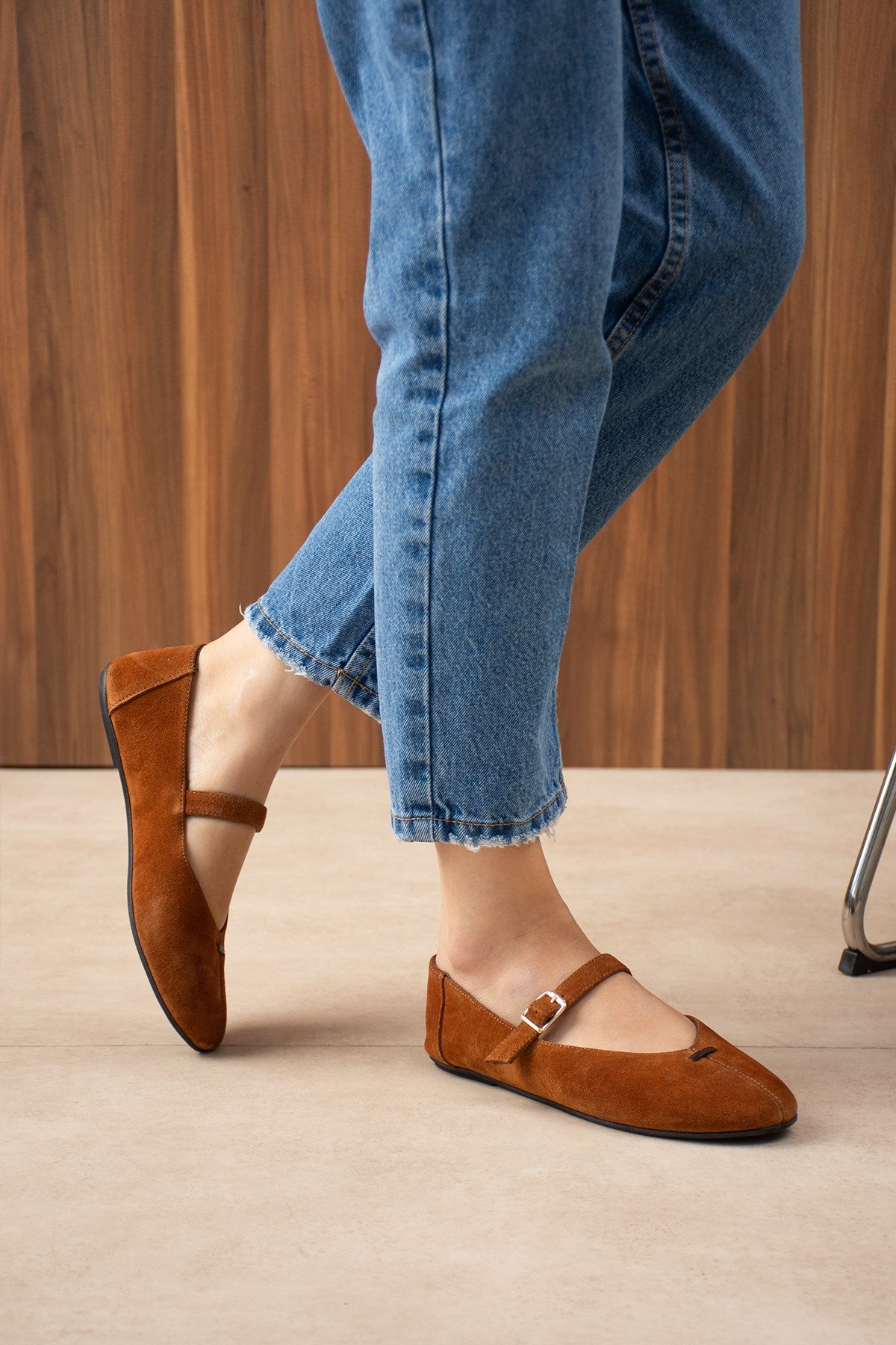Despina Shoes Vera Taba Hakiki Deri Kadın Babet – model üzerinde görünüm 4