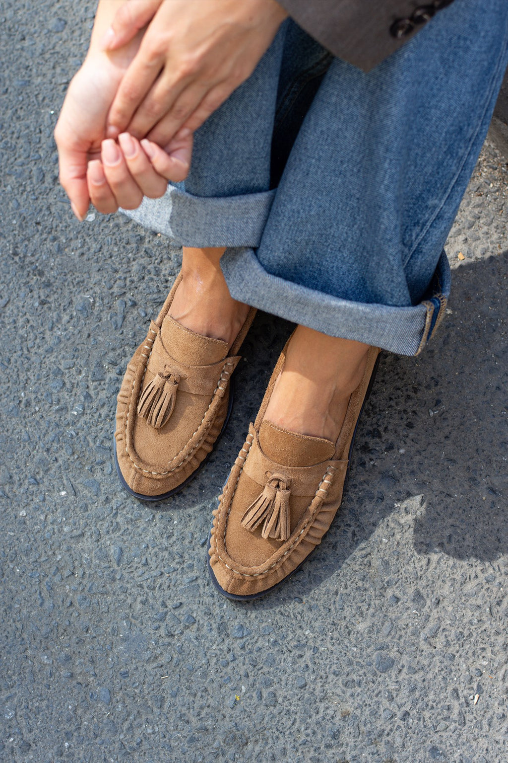 Despina Shoes Maren Bej Hakiki Süet Kadın Loafer – model üzerinde görünüm 6