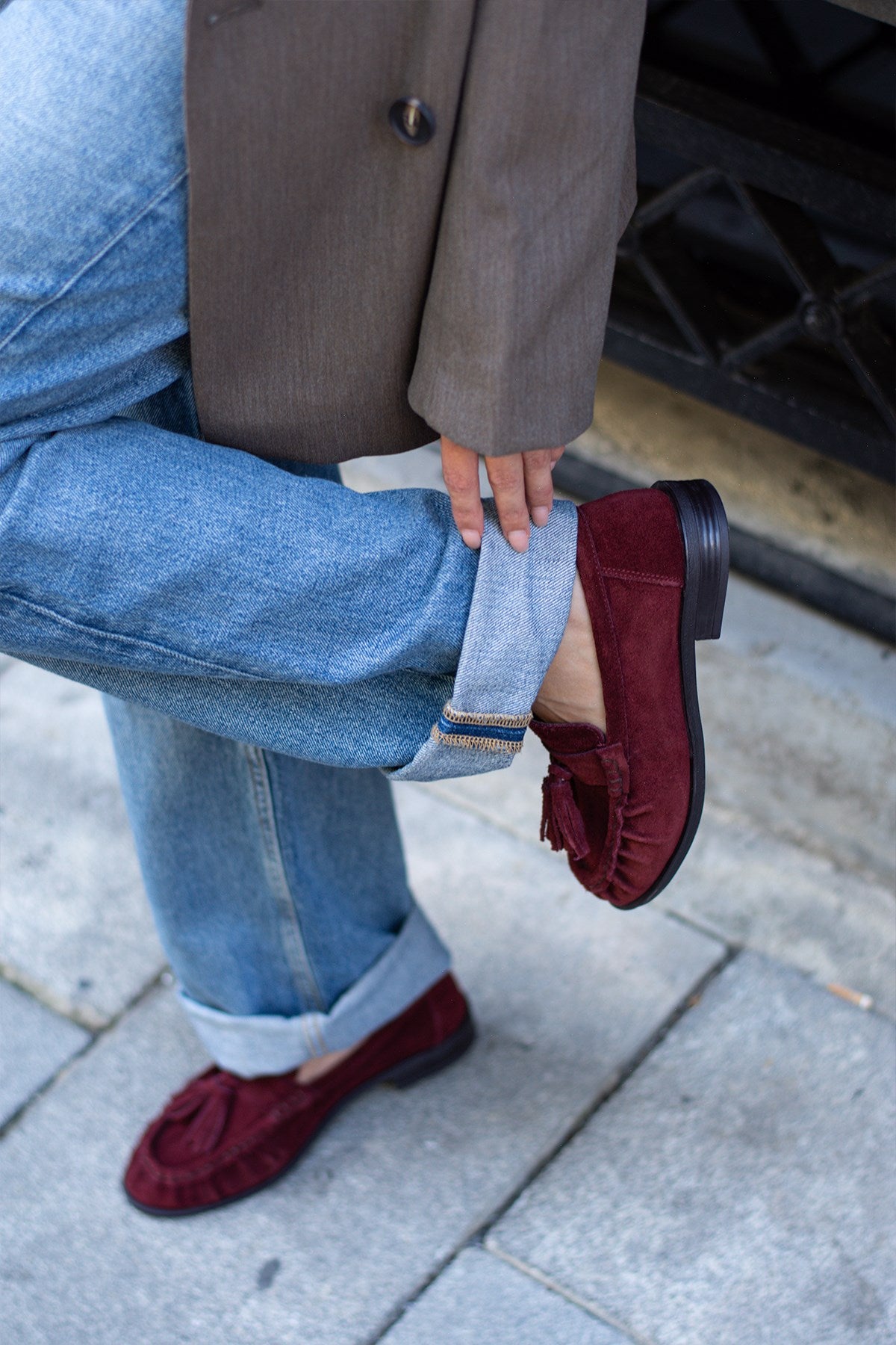 Despina Shoes Maren Bordo Hakiki Süet Kadın Loafer – model üzerinde görünüm 2