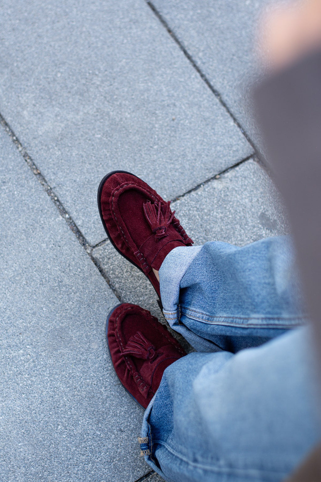 Despina Shoes Maren Bordo Hakiki Süet Kadın Loafer – model üzerinde görünüm 6