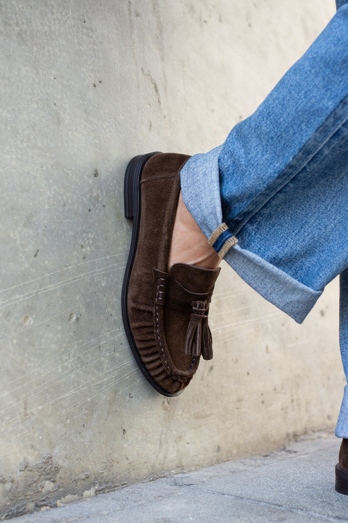 Despina Shoes Maren Kahverengi Hakiki Süet Kadın Loafer – model üzerinde görünüm 7